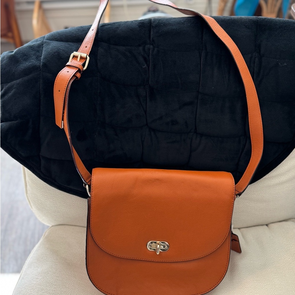 Lo & Sons Claremont Camera Crossbody Bag (Sienna)